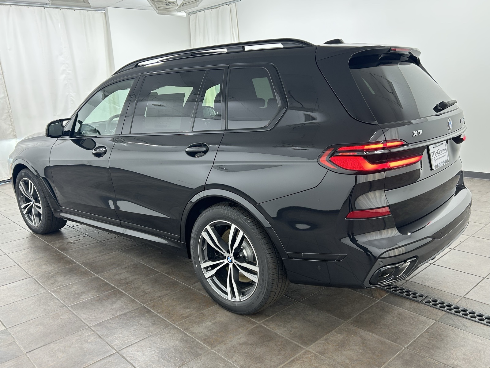 2026 Bmw X7 M60i photo 3