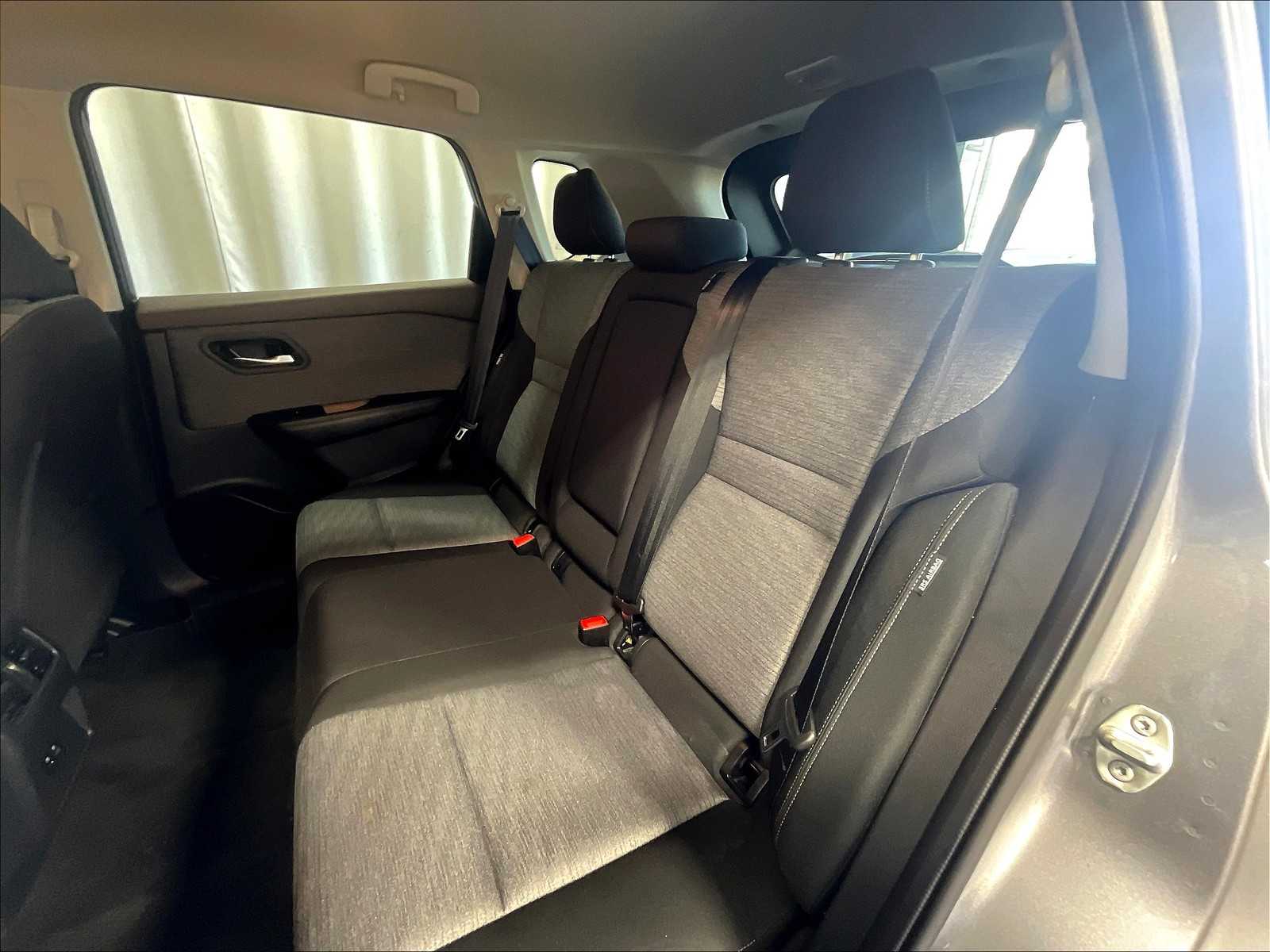 2023 Nissan Rogue SV photo 15