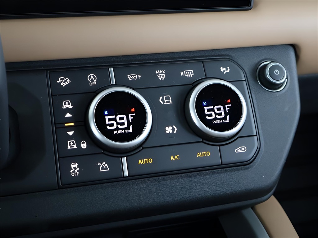 2025 Land Rover Defender 130 V8 photo 23