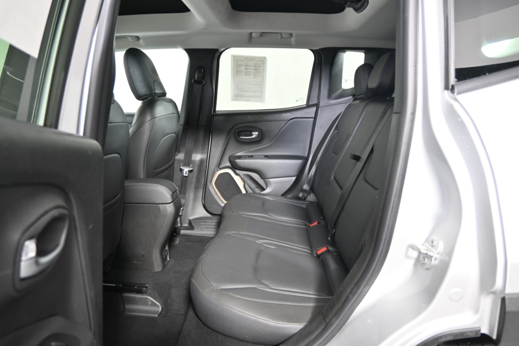 2017 Jeep Renegade Limited photo 16