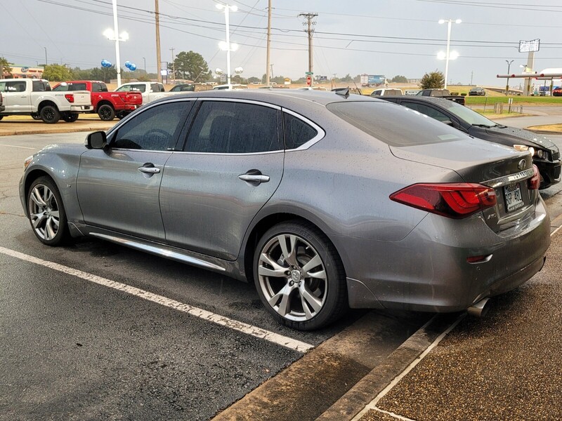 2018 Infiniti Q70 Luxe photo 6