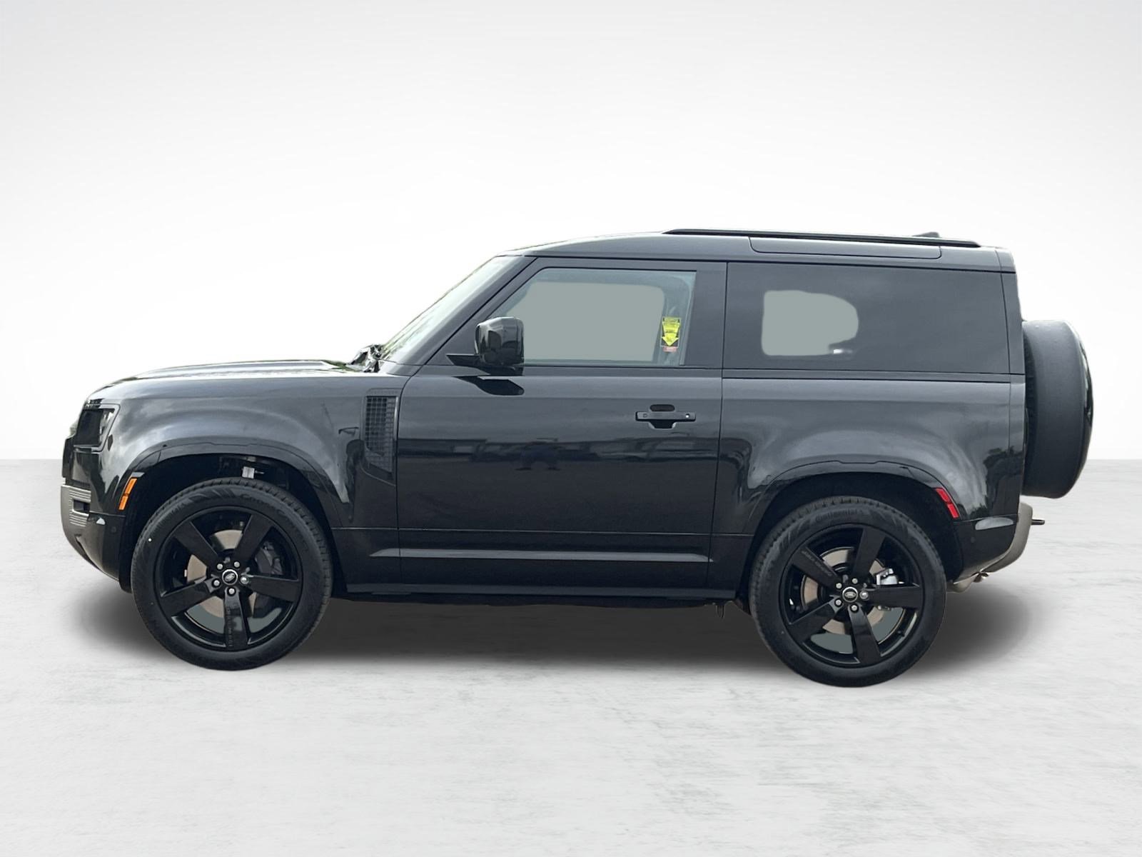 2025 Land Rover Defender 90 X-Dynamic SE photo 2