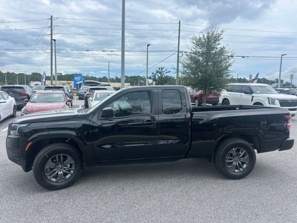 2025 Nissan Frontier SV photo 2