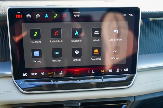 2025 Volkswagen Tiguan SE photo 17