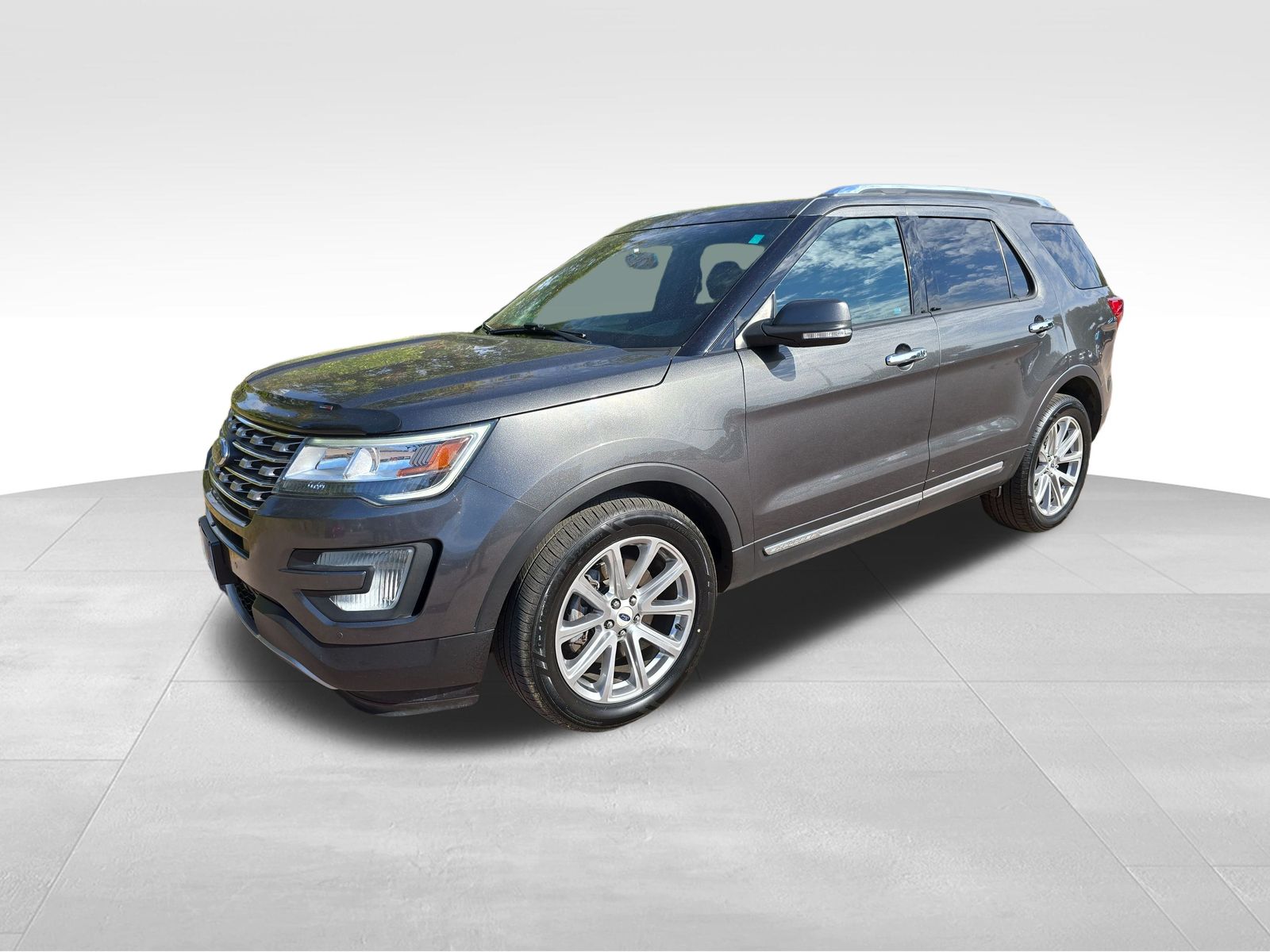 2017 Ford Explorer Limited photo 2