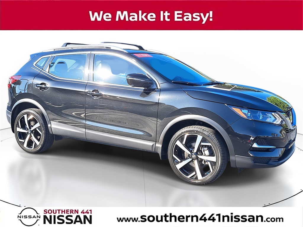 2022 Nissan Rogue Sport SL's photo