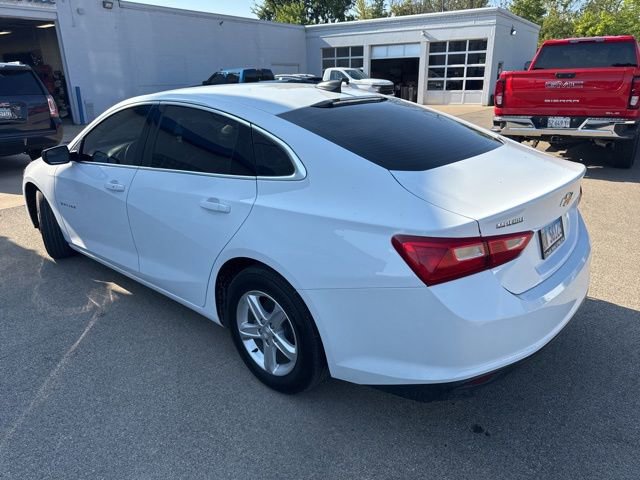 2020 Chevrolet Malibu LS photo 3