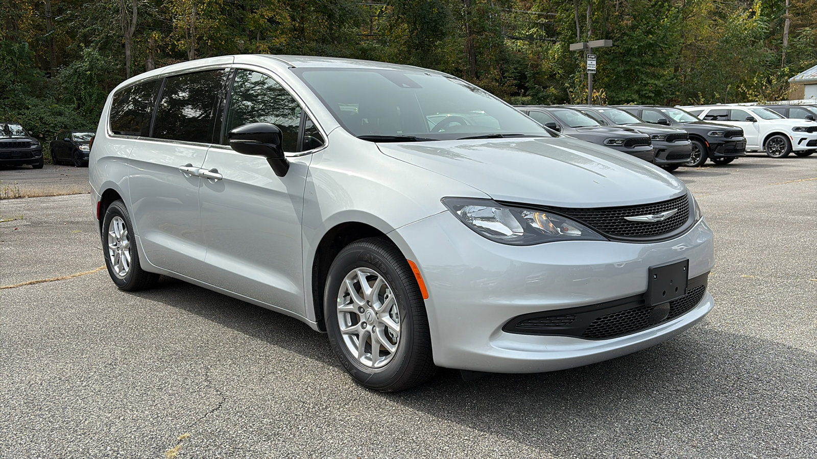 2026 Chrysler Voyager LX photo 3