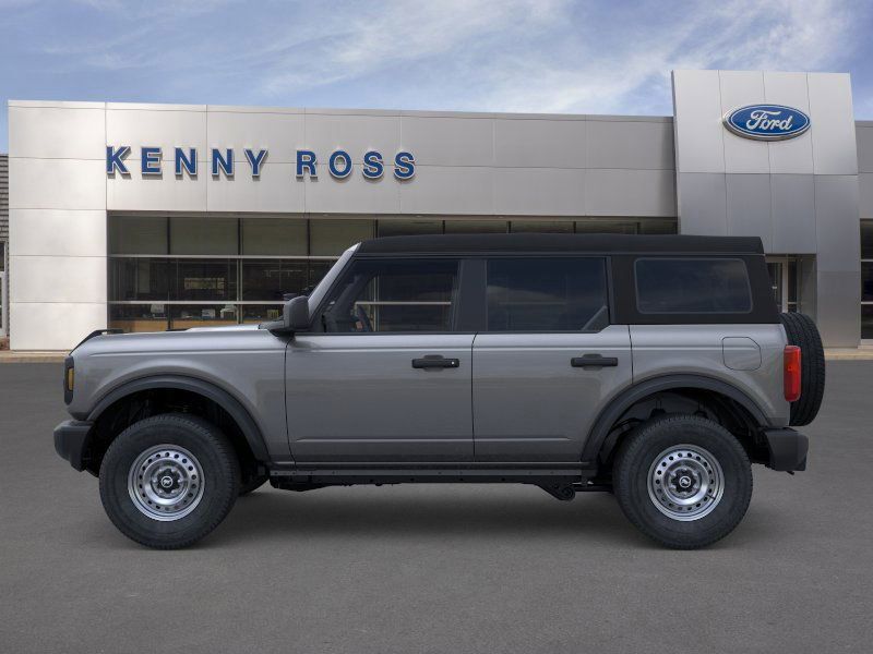 2025 Ford Bronco Base photo 3