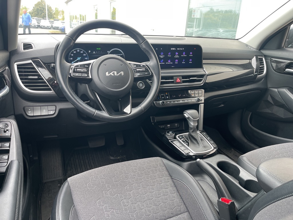 2024 Kia Seltos S photo 12