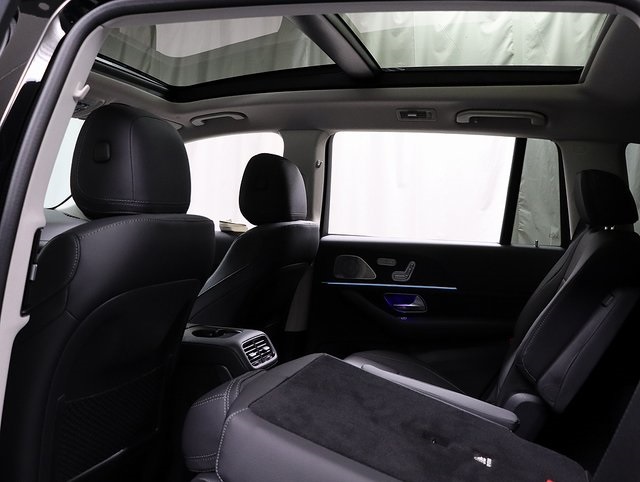 2026 Mercedes Benz GLS 450 4MATIC photo 14