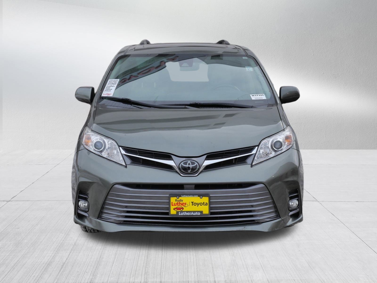 Certified 2020 Toyota Sienna XLE with VIN 5TDDZ3DC0LS230927 for sale in Golden Valley, Minnesota