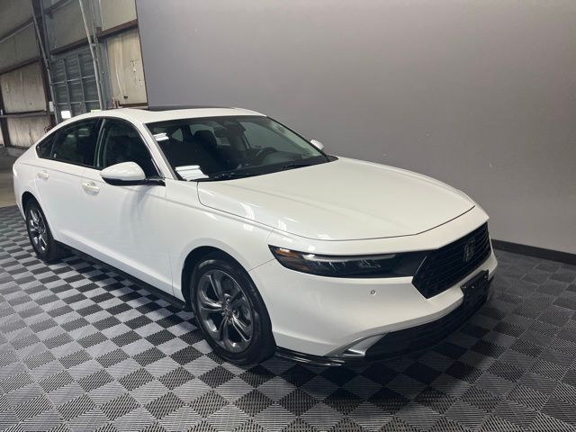 2023 Honda Accord Hybrid Touring photo 7