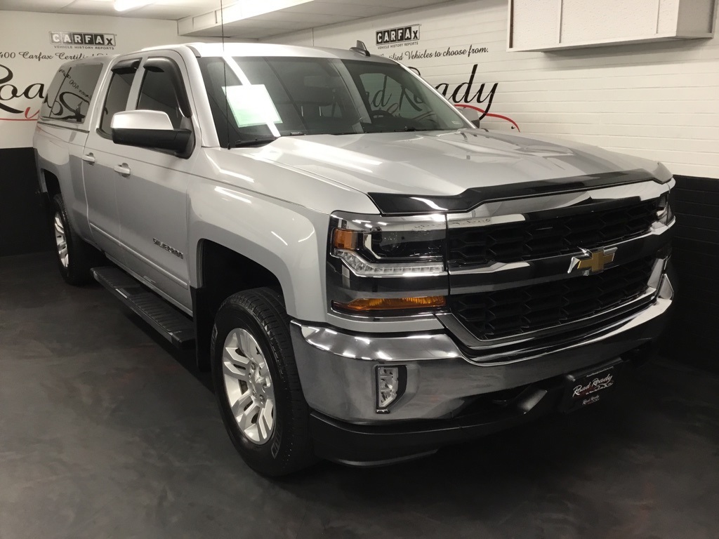 2018 Chevrolet Silverado 1500 LT photo 2