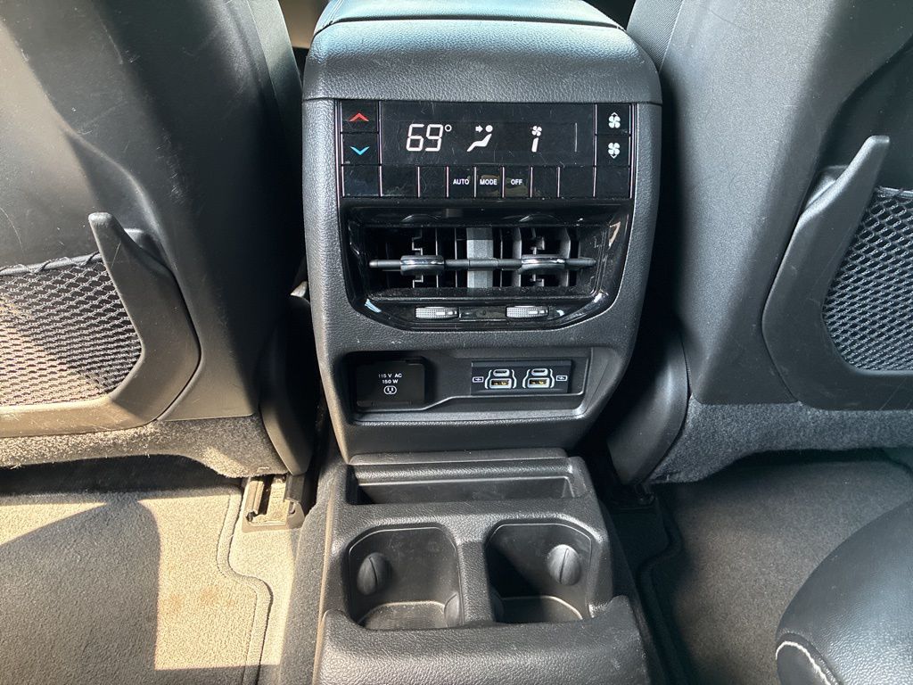 2023 Jeep Grand Cherokee Altitude photo 19