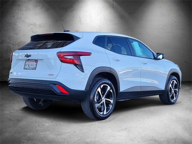 2025 Chevrolet Trax photo 3