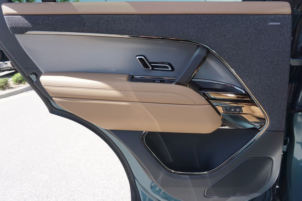 2025 Land Rover Range Rover Sport SE photo 26