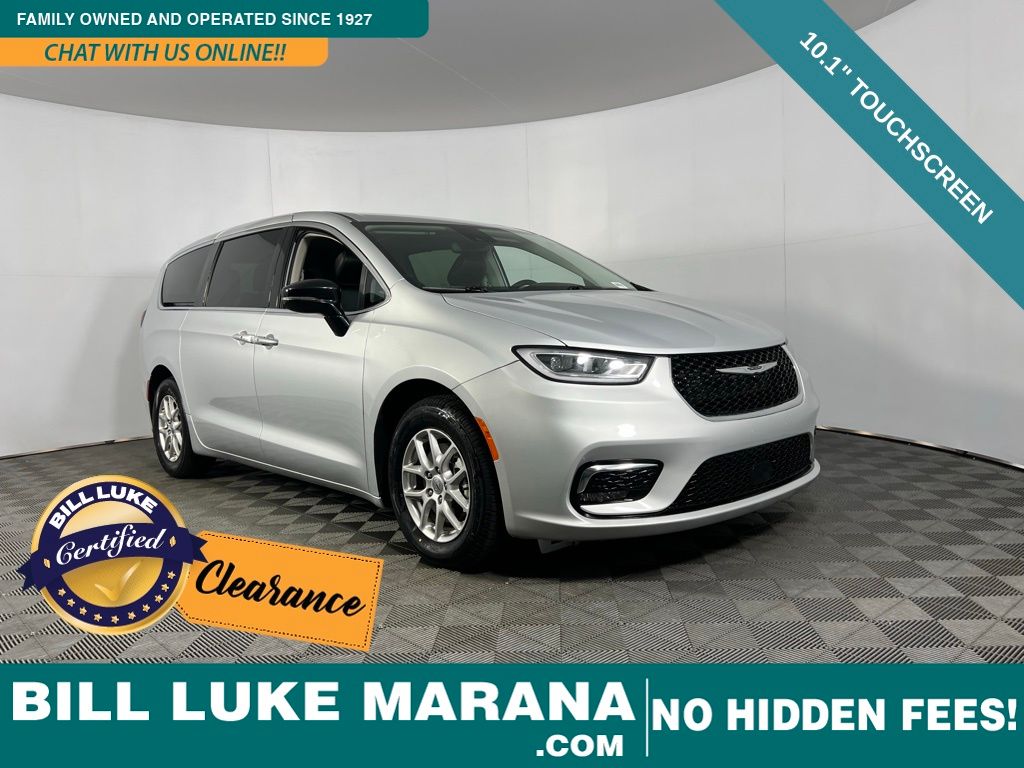 2024 Chrysler Pacifica Touring L's photo