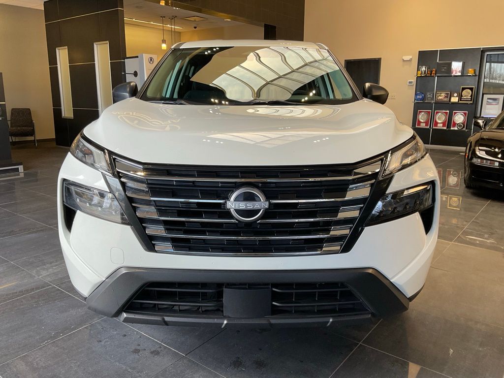 Used 2024 Nissan Rogue S with VIN 5N1BT3AB6RC684710 for sale in Kansas City