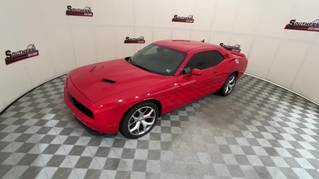 2015 Dodge Challenger SXT Plus photo 4