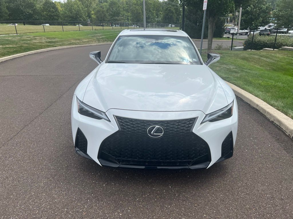 2024 Lexus IS 350 F SPORT photo 3