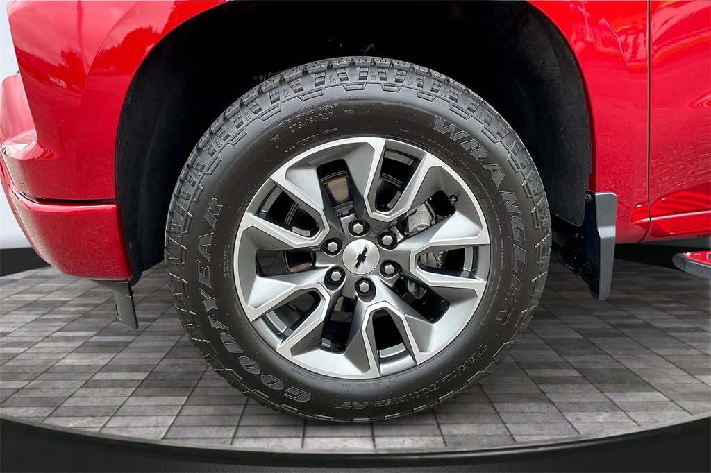 2024 Chevrolet Silverado 1500 RST photo 9