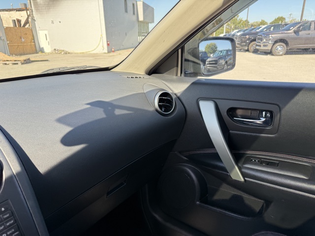 2013 Nissan Rogue SL photo 21