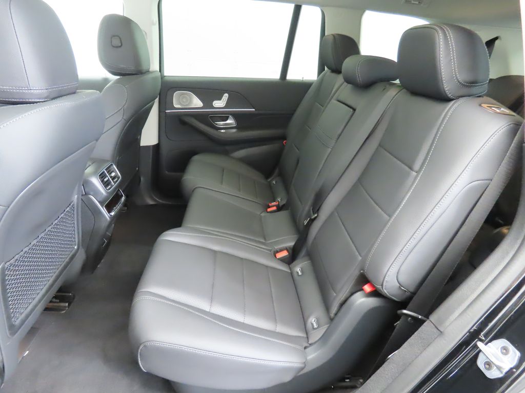 2026 Mercedes Benz GLS 450 4MATIC photo 20