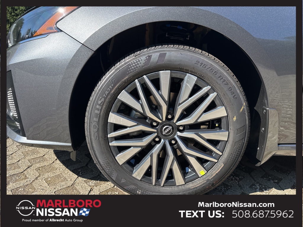 2025 Nissan Altima SV photo 11