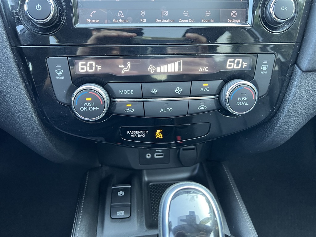 2019 Nissan Rogue SL photo 34