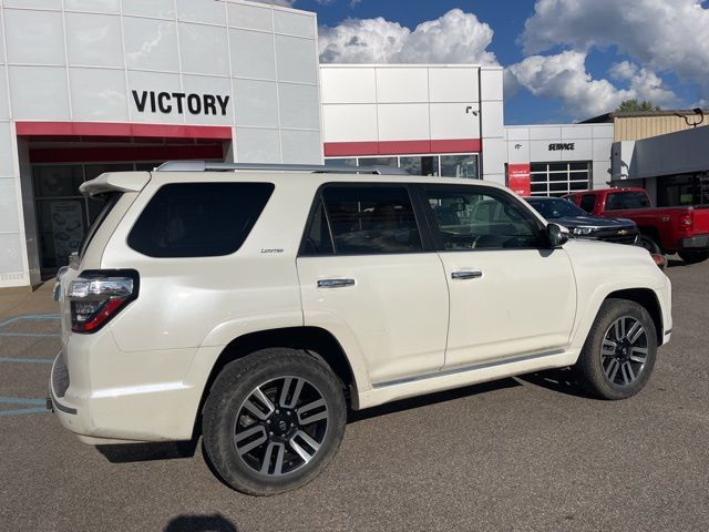 2019 Toyota 4Runner SR5 4WD photo 4