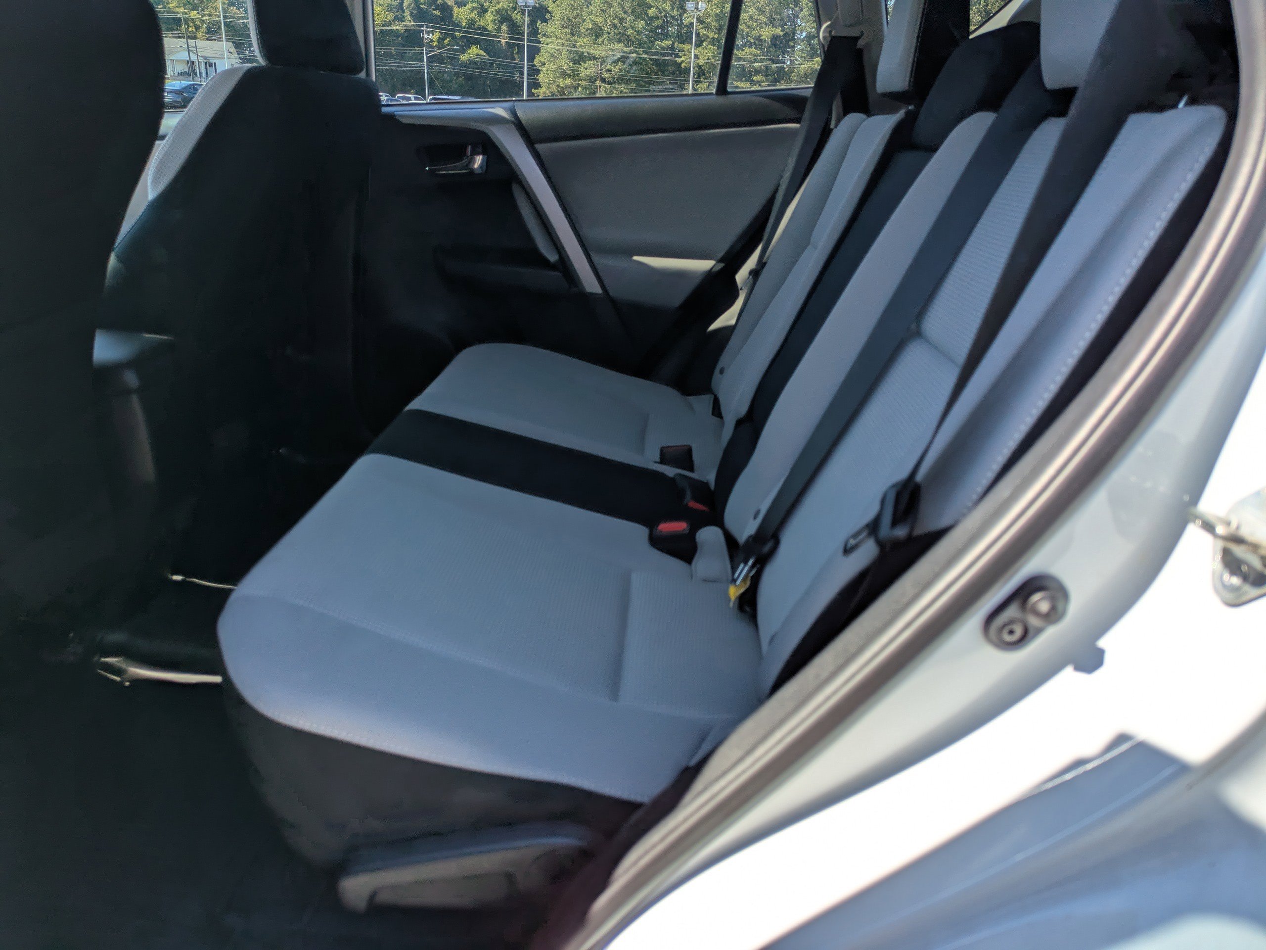 2018 Toyota RAV4 XLE photo 11
