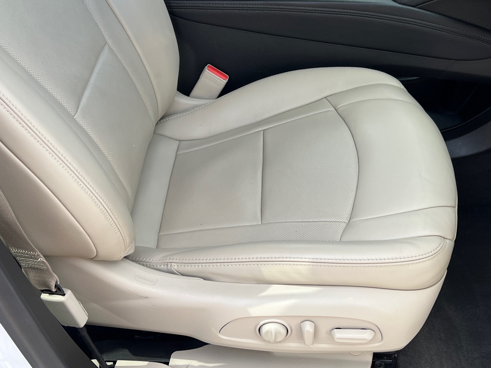 2020 Buick Enclave Essence photo 10