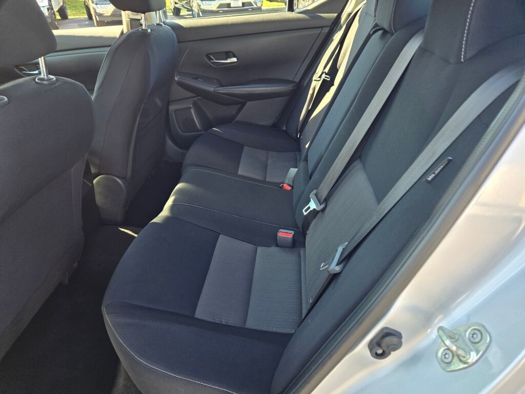 2020 Nissan Sentra SV photo 13