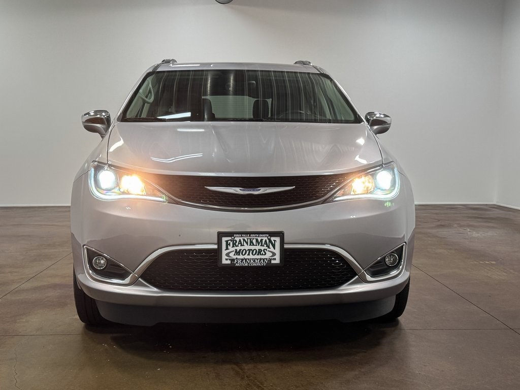2018 Chrysler Pacifica Limited photo 32