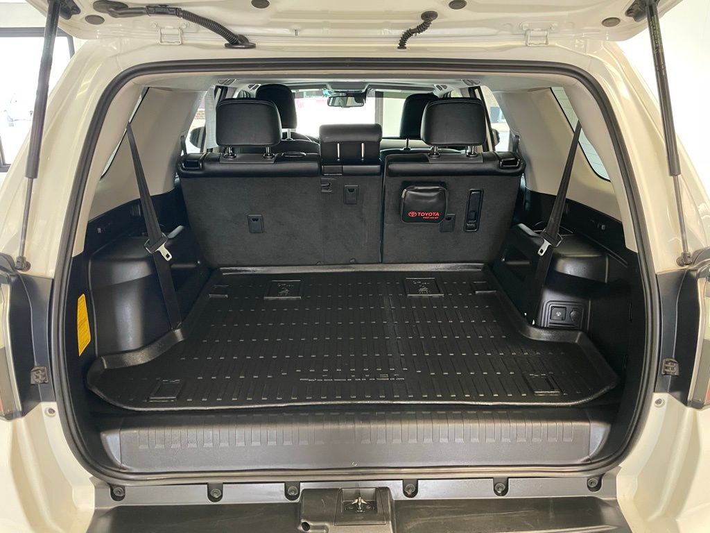 2023 Toyota 4Runner SR5 Premium photo 8