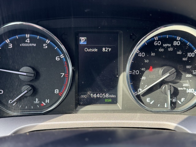 2016 Toyota RAV4 Limited photo 10