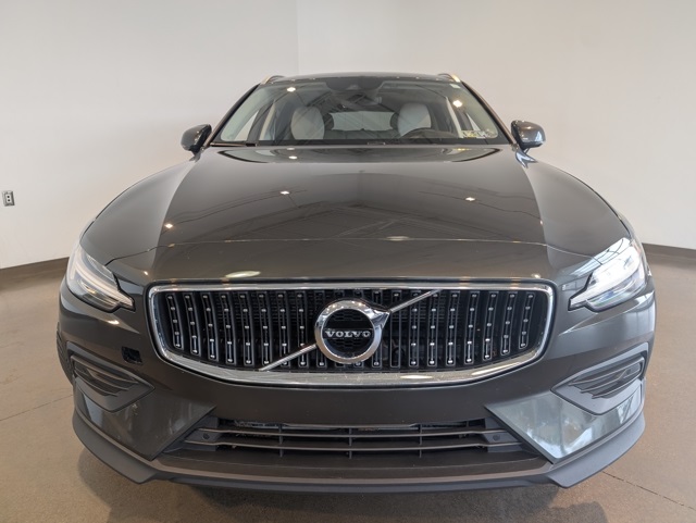 2020 Volvo V60 Cross Country T5 AWD photo 2