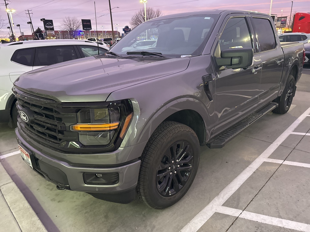 2025 Ford F-150 XLT photo 2