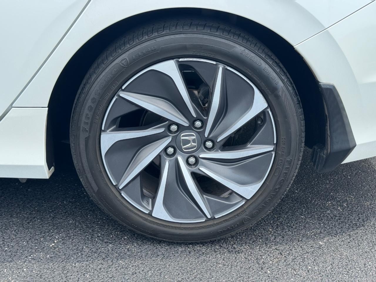 2019 Honda Insight Touring photo 6