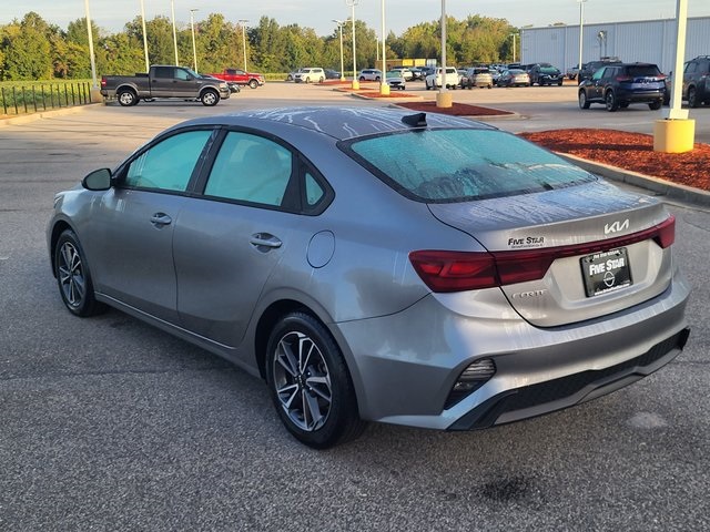 2023 Kia Forte LXS photo 4