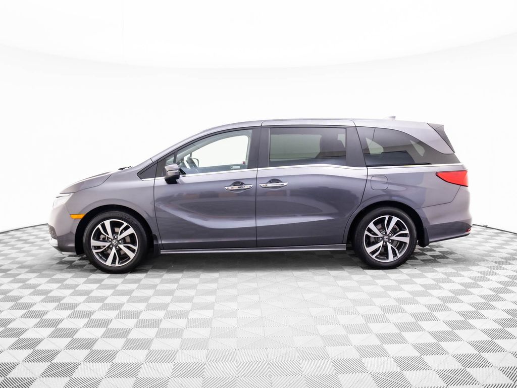 2023 Honda Odyssey Touring photo 2