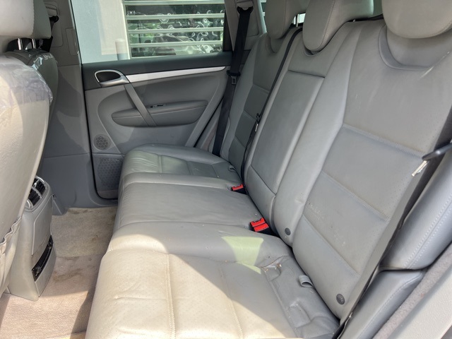 2010 Porsche Cayenne Base photo 13