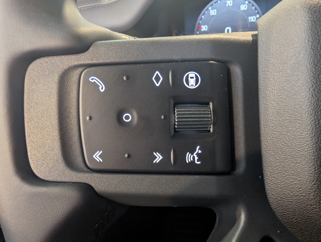 2025 Land Rover Defender 110 X-Dynamic SE photo 16