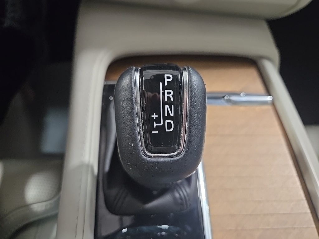2020 Volvo S90 T6 Inscription photo 13