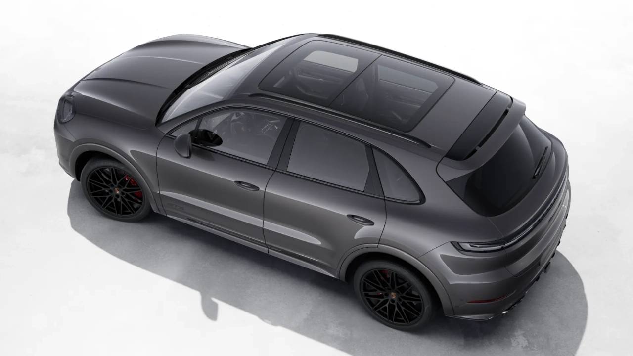 2026 Porsche Cayenne GTS photo 4