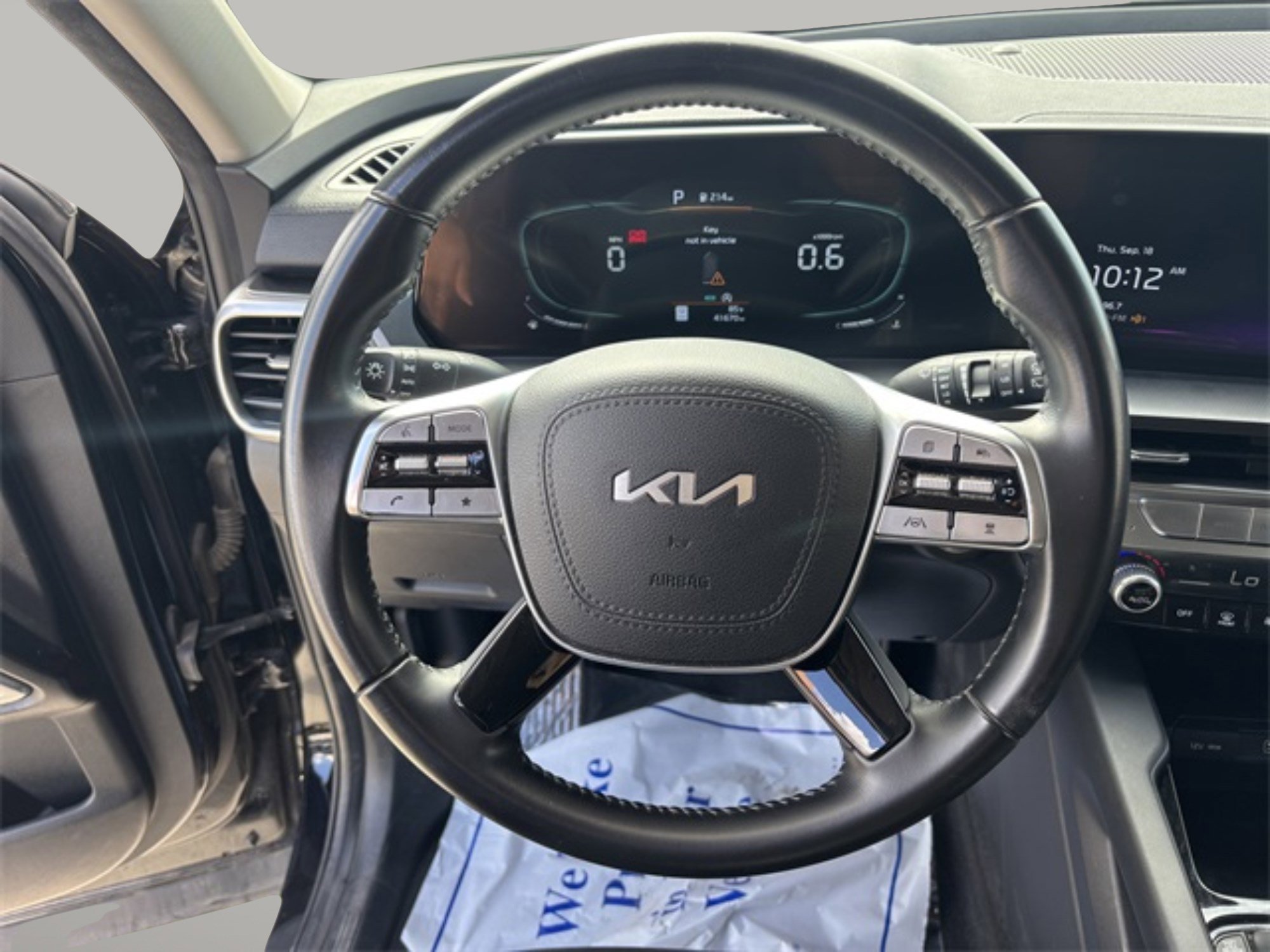 2024 Kia Telluride LX photo 16