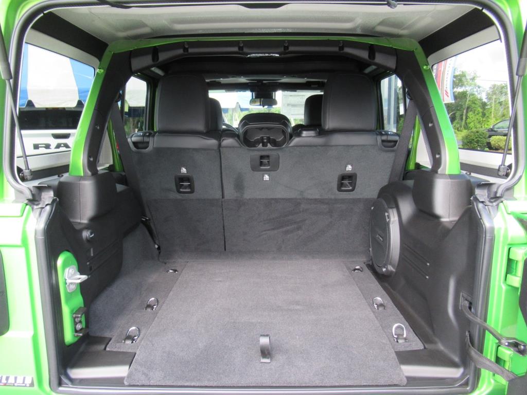 2025 Jeep Wrangler Rubicon photo 29