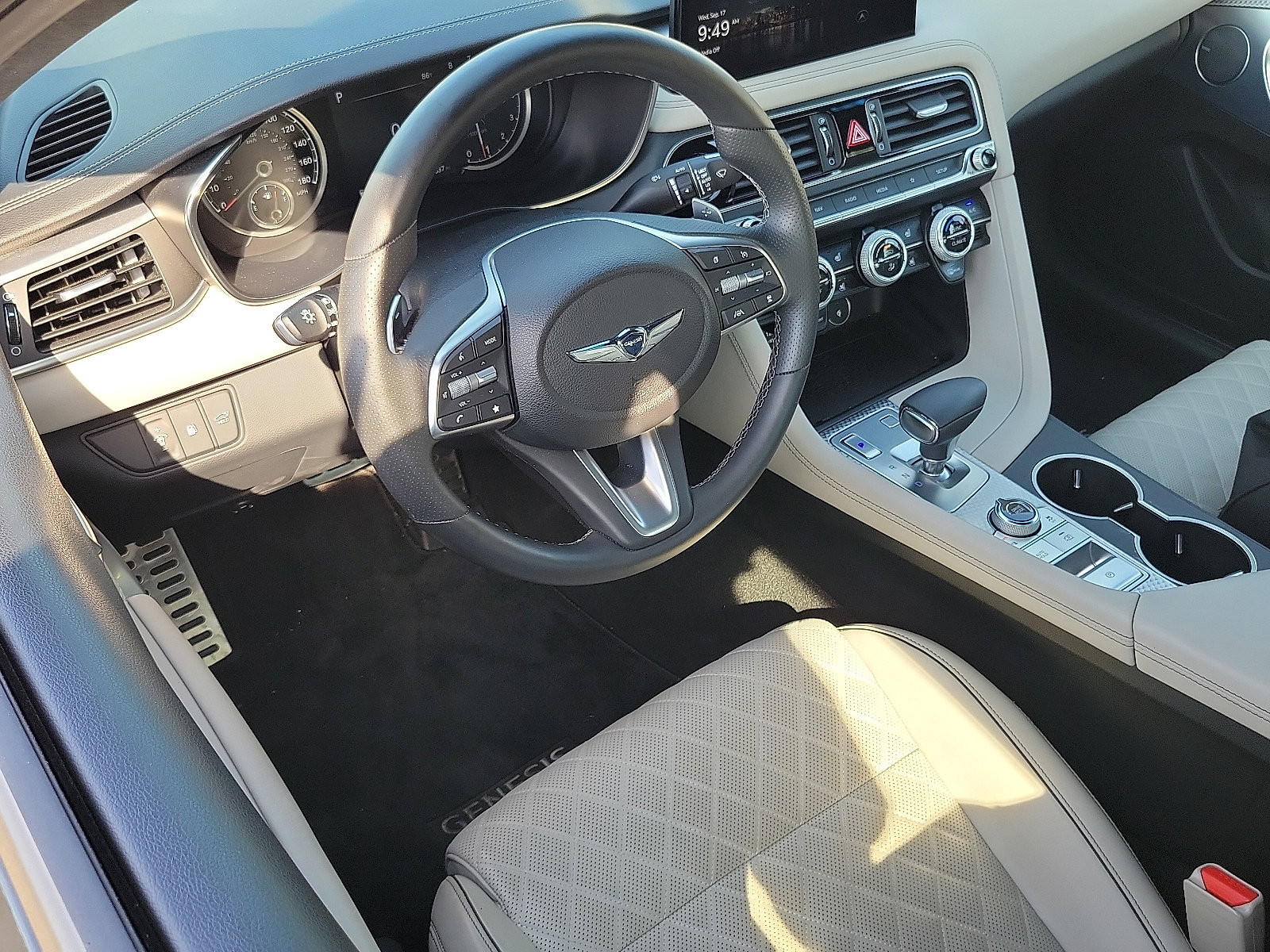 2023 Genesis G70 3.3T Sport Prestige Advanced photo 3