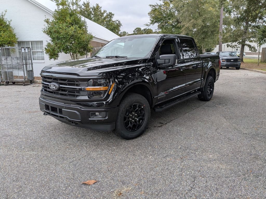 2025 Ford F-150 XLT's photo